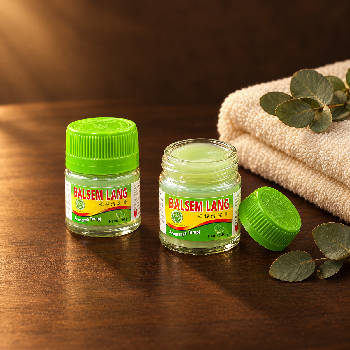 Cap Lang Balsam Gosok 20 g – Dose geöffnet mit Handtuch