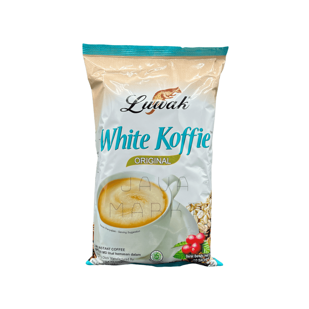 Luwak White Koffie Original Kaffee von Nesia Food in einer Tasse mit weißem Kaffee und Kaffeebohnen auf weißem Hintergrund